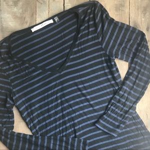 Max Studio long sleeved shirt. EUC-Size M